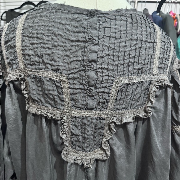 Magnolia Pearl Silk Gray Lace Embroidered Puff Sleeve Blouse Gray - Picture 7 of 10